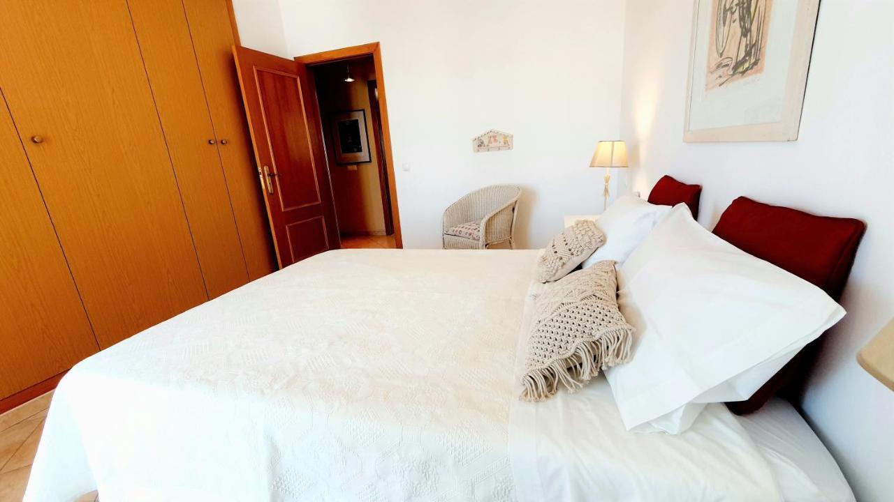 Quarteira Beach Vacation: 2Br Steps To The Sand Zewnętrze zdjęcie